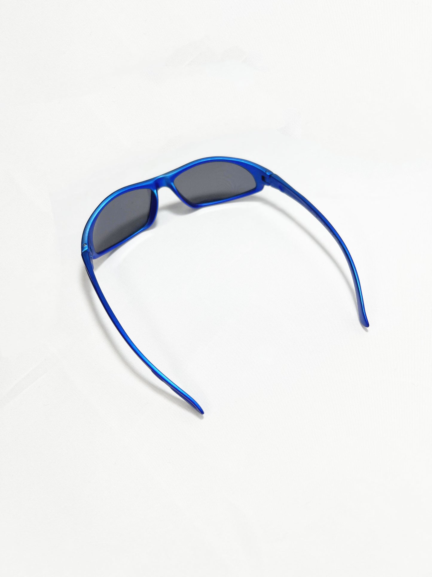 SWIFT OVAL SUNGLASSES IN blue