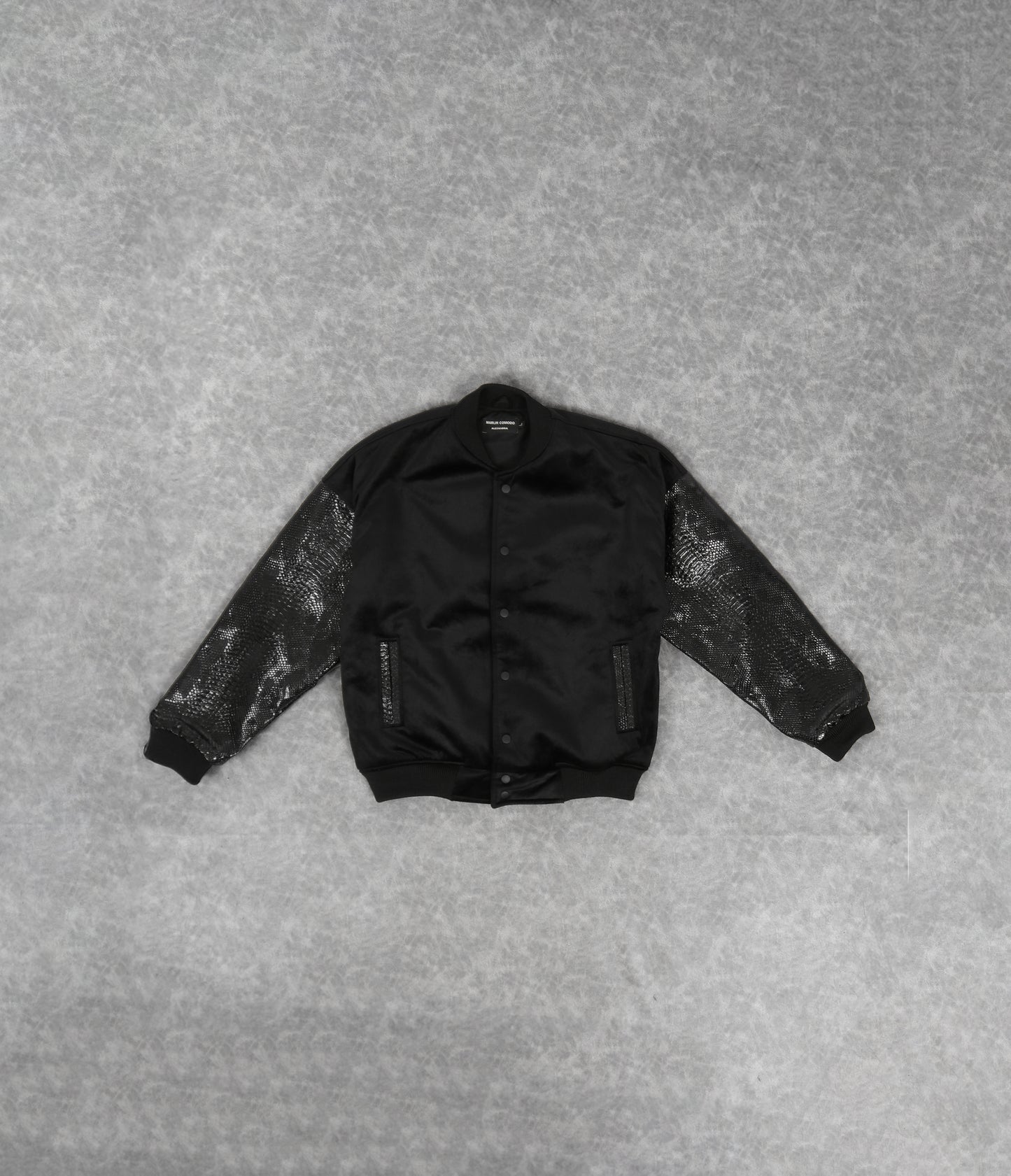 Bomber jacket in black