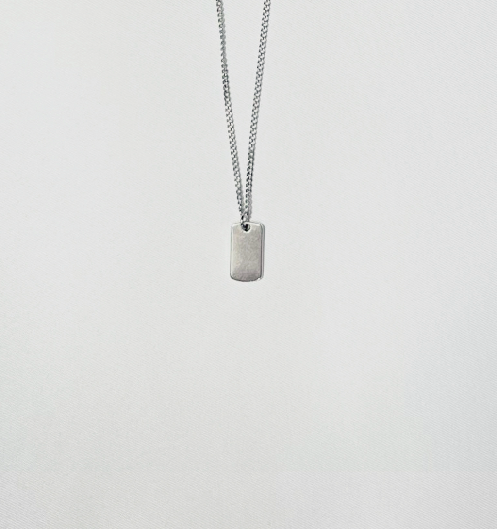 pendant necklace
