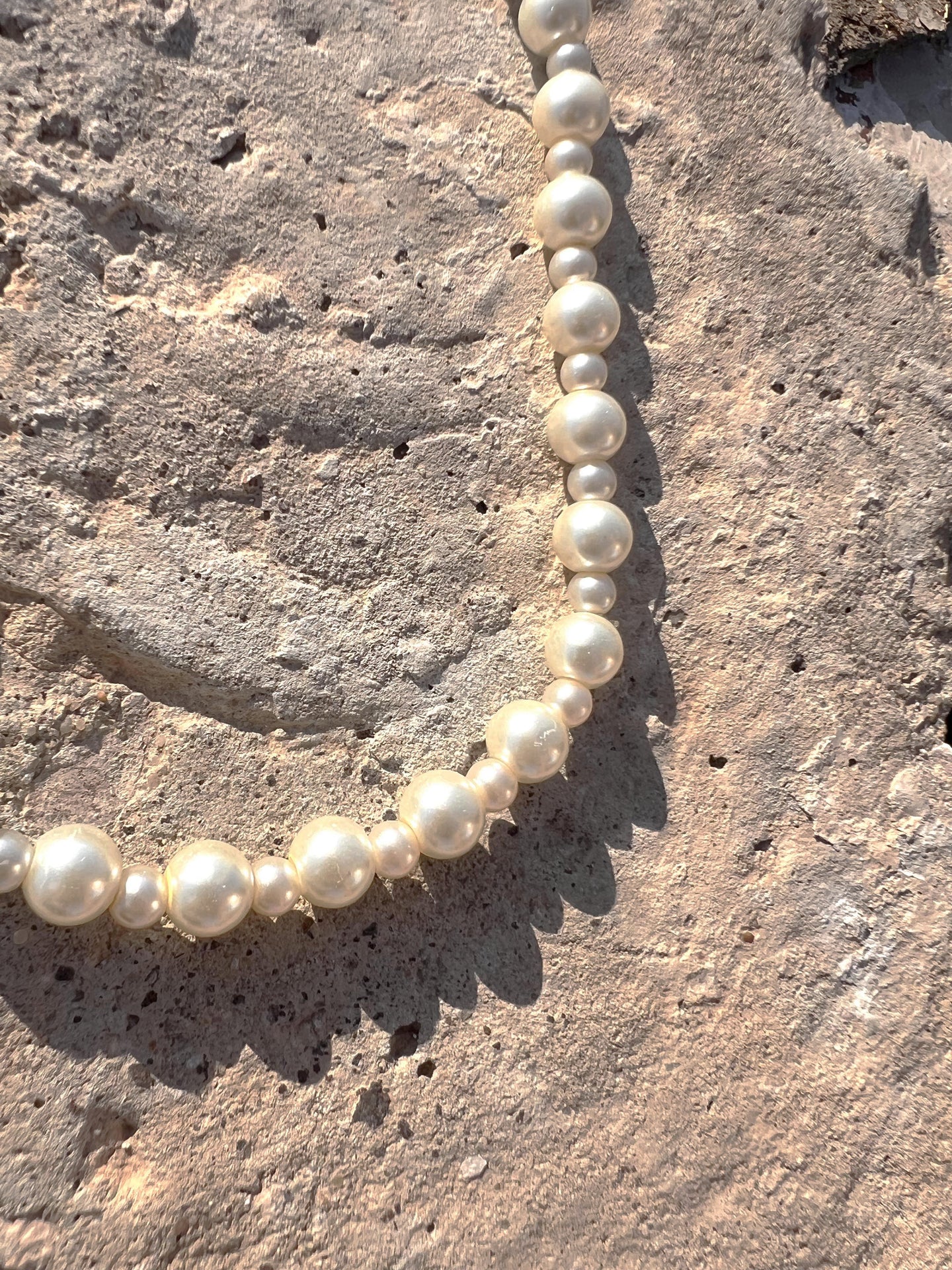 BEADED OFFWHITE NECKLACE