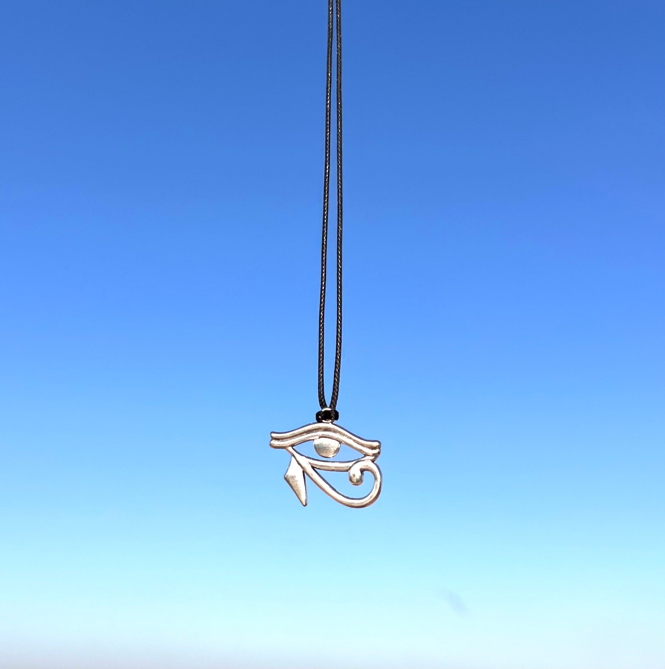 CORD NECKLACE WITH PENDANT