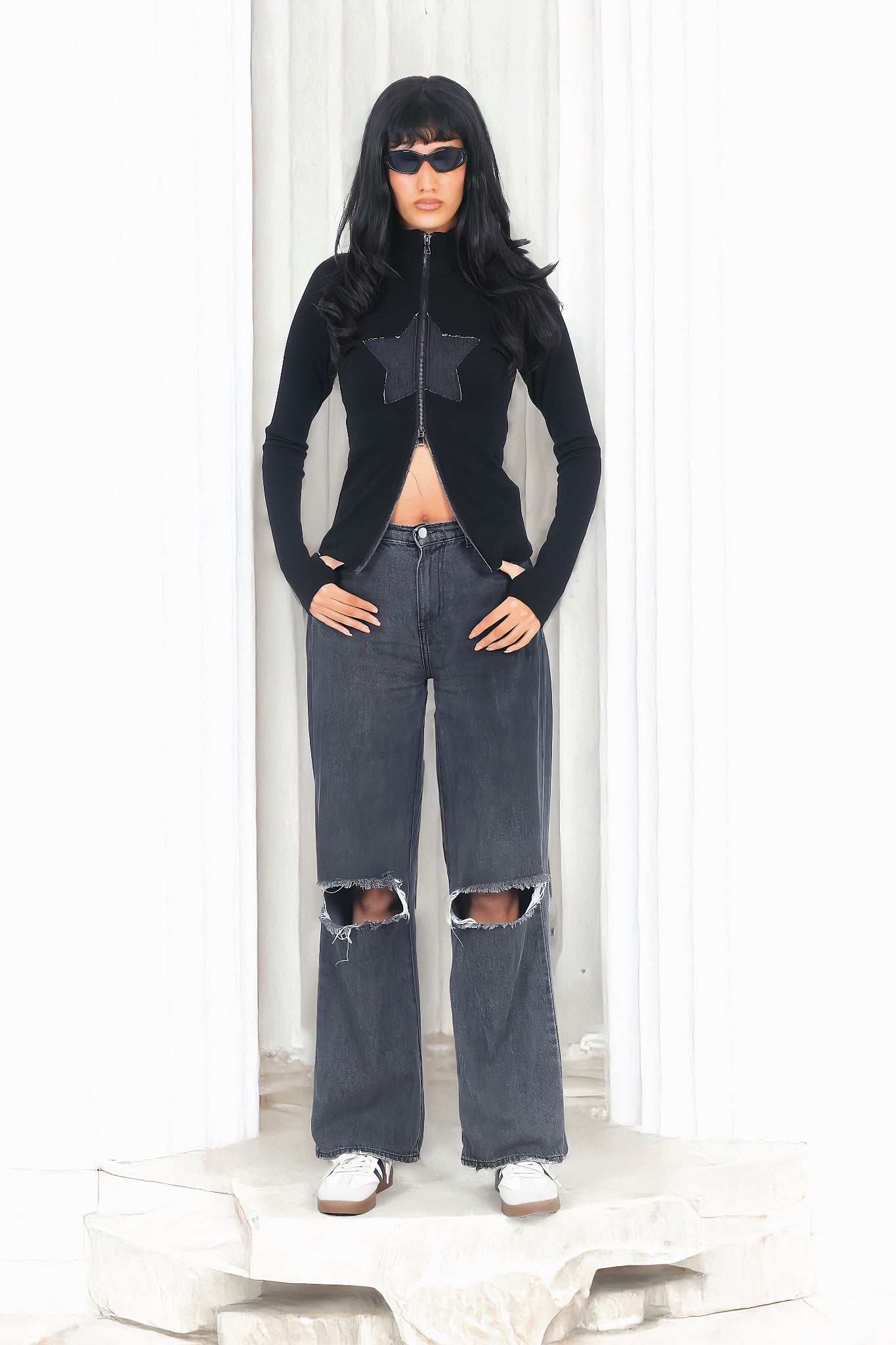 DOUBLE SIDED ZIPPER TOP IN BLACK