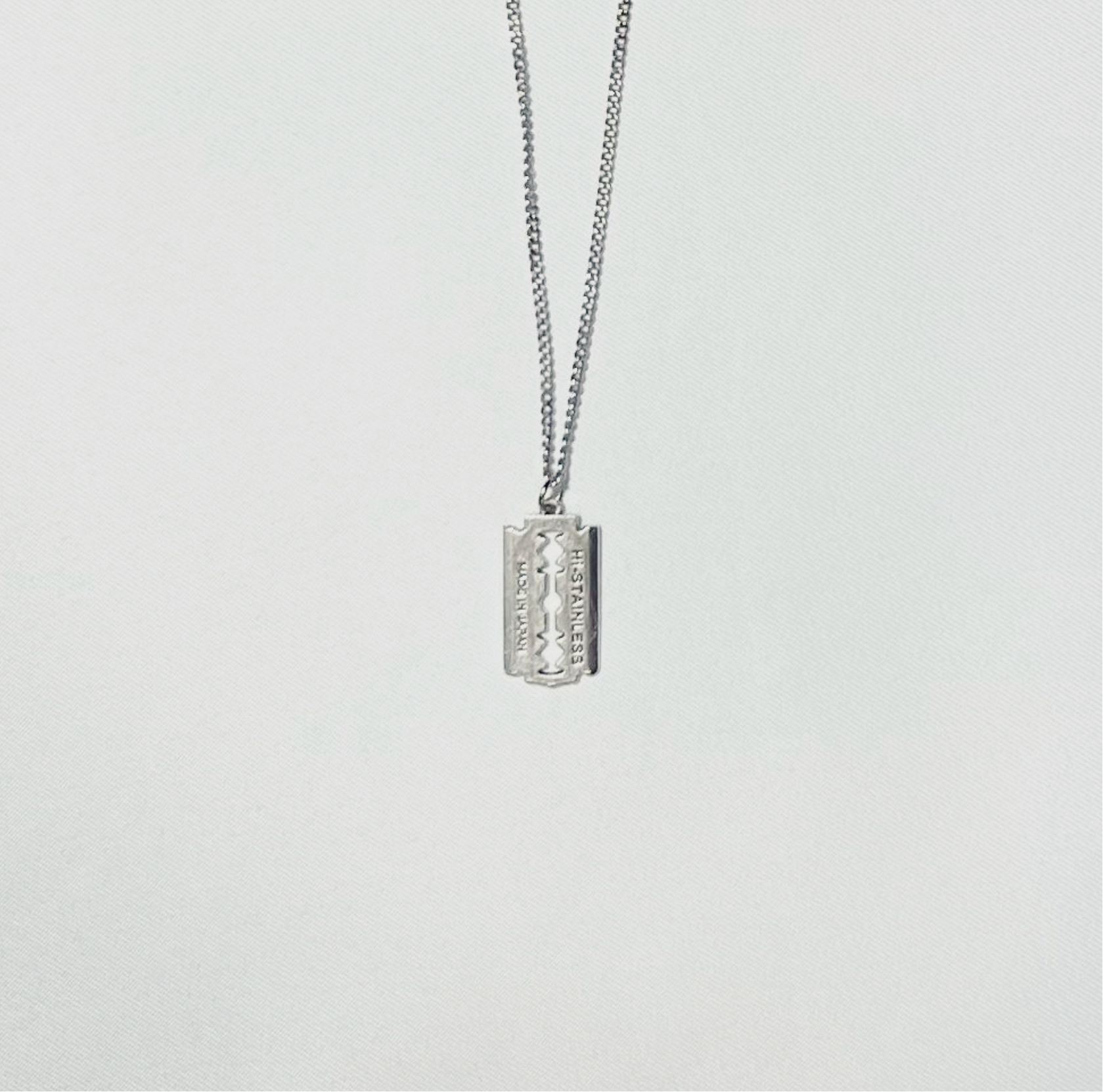 pendant necklace
