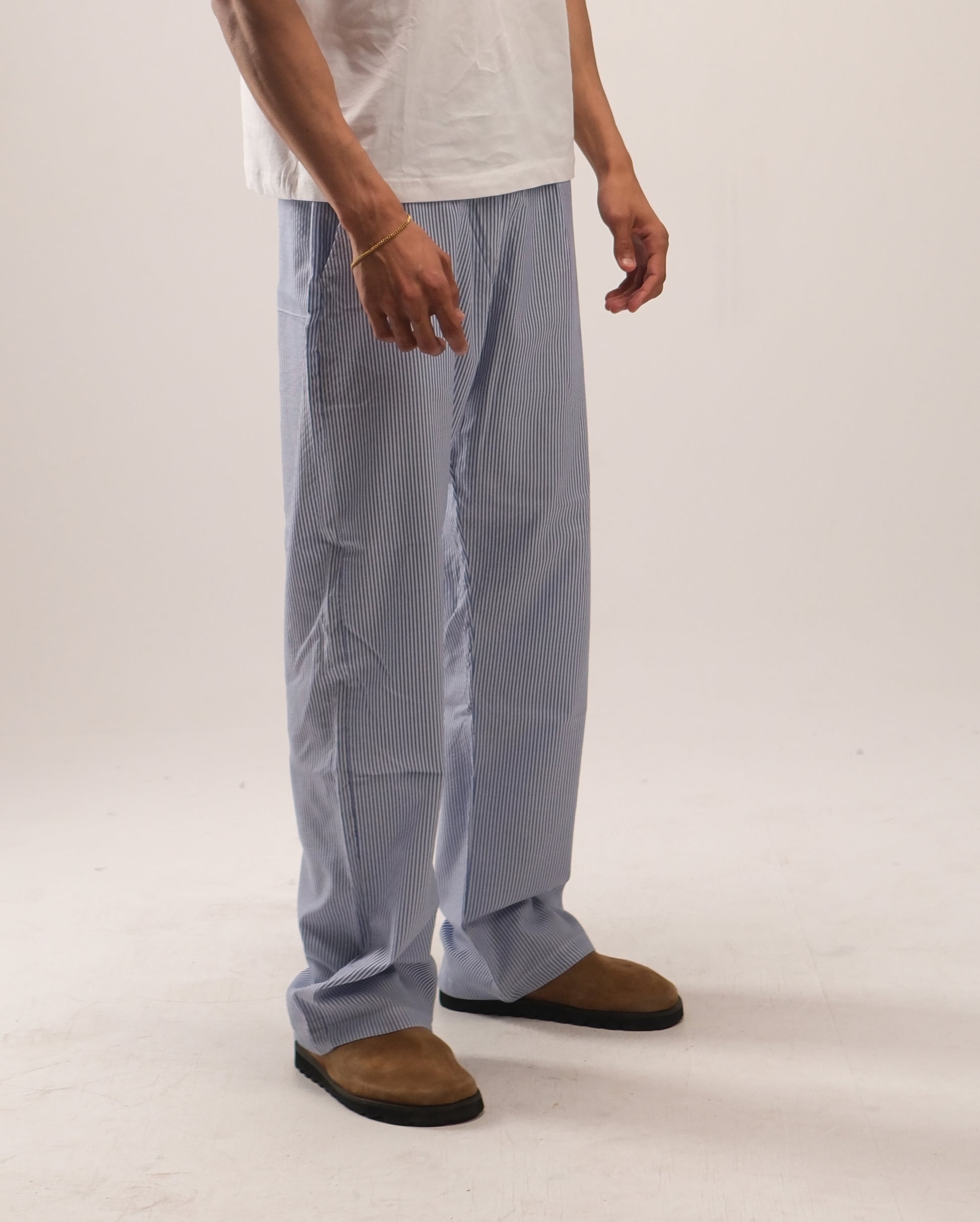 Striped pants in blue