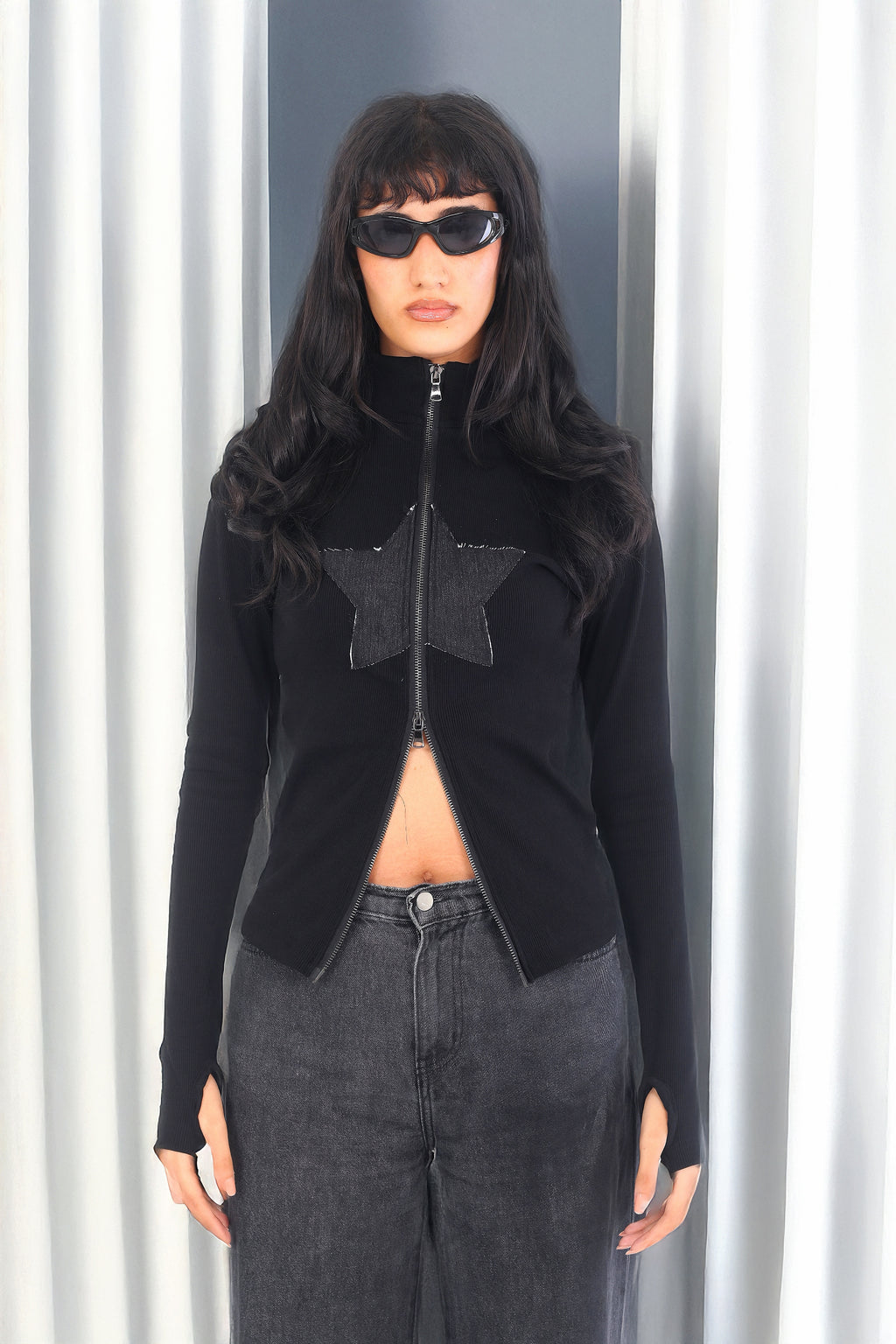 DOUBLE SIDED ZIPPER TOP IN BLACK