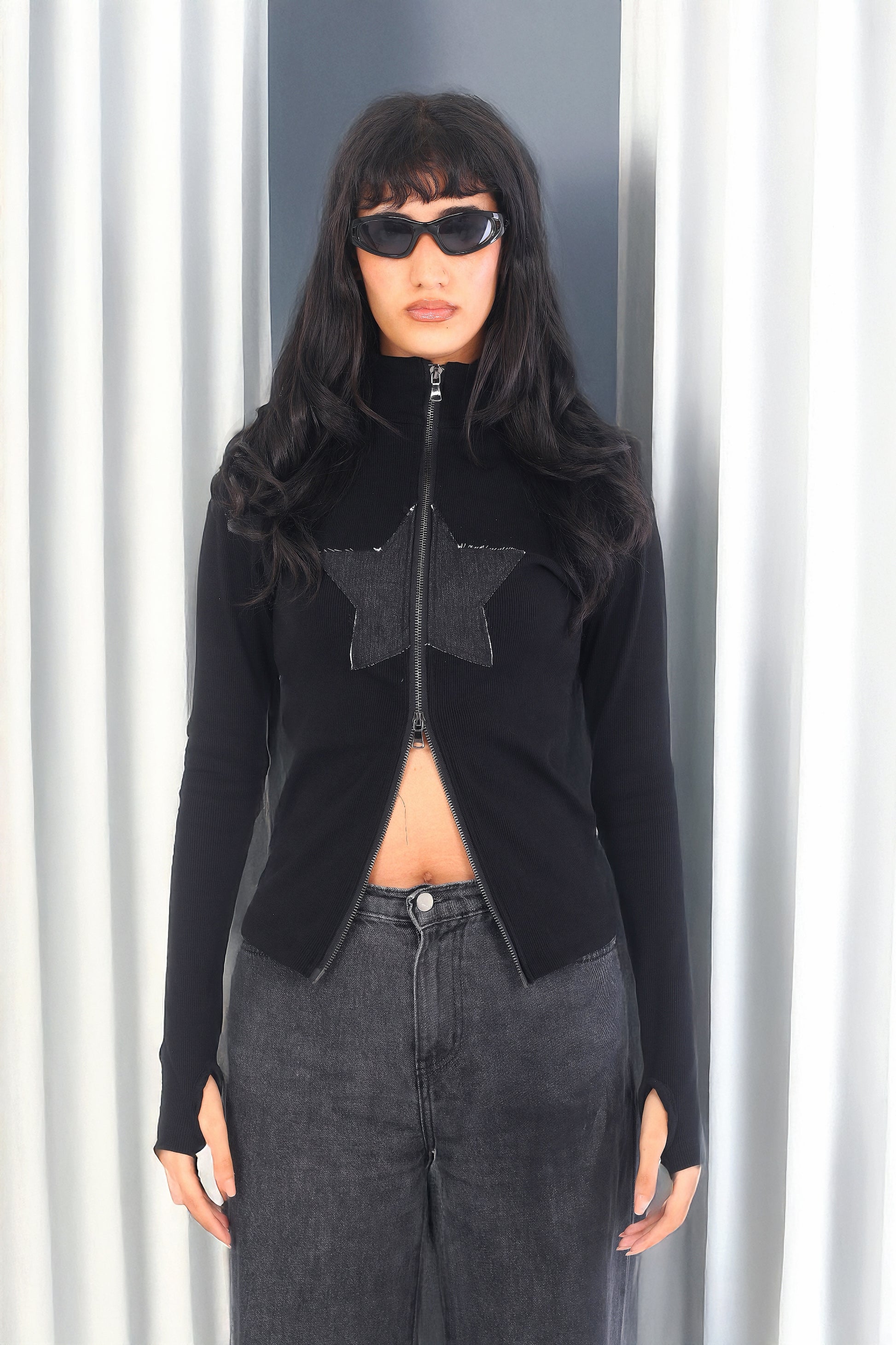DOUBLE SIDED ZIPPER TOP IN BLACK
