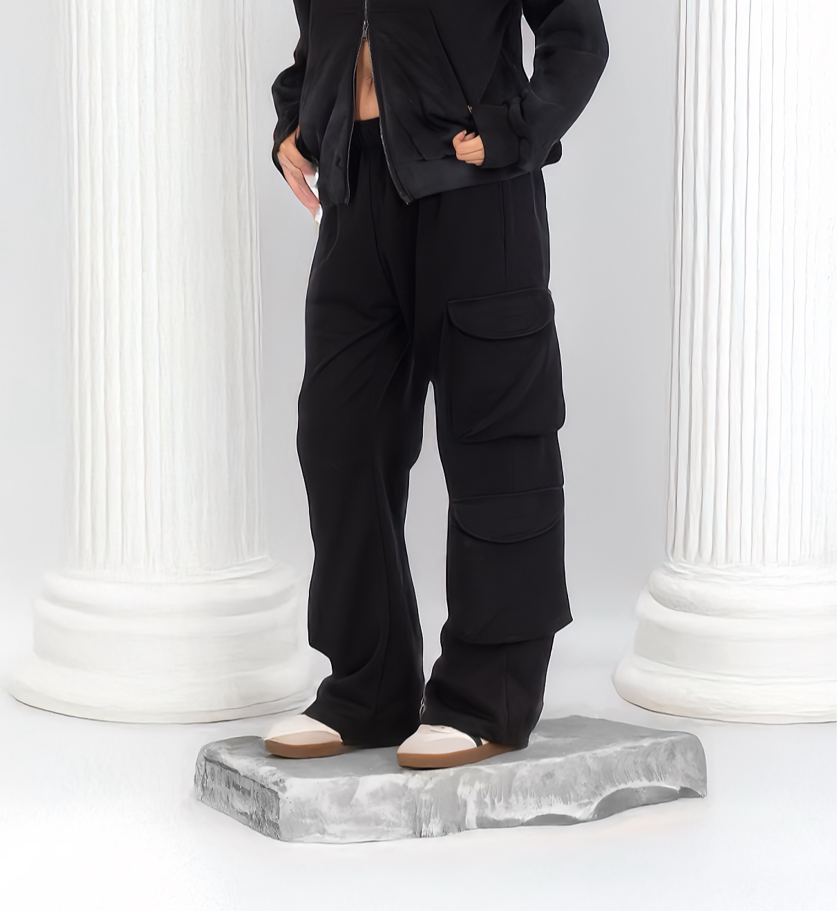 Wide leg pants with big pockets